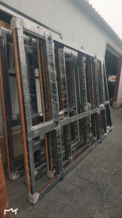 鞍山市天乙門窗工業有限公司沈陽經銷商所訂貨品已完成，經過檢驗后進行包裝，準備發貨。(圖5)